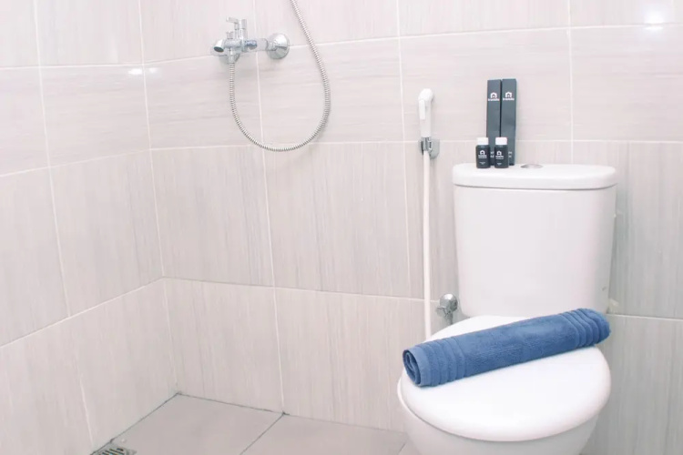 Homey And Minimalist Studio At Vasanta Innopark Apartment