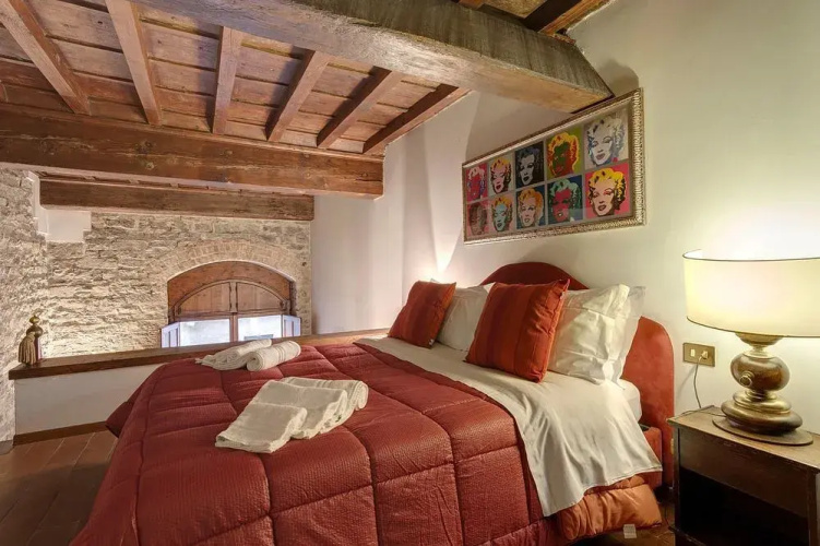 Ponte Vecchio Suite by Home Sharing