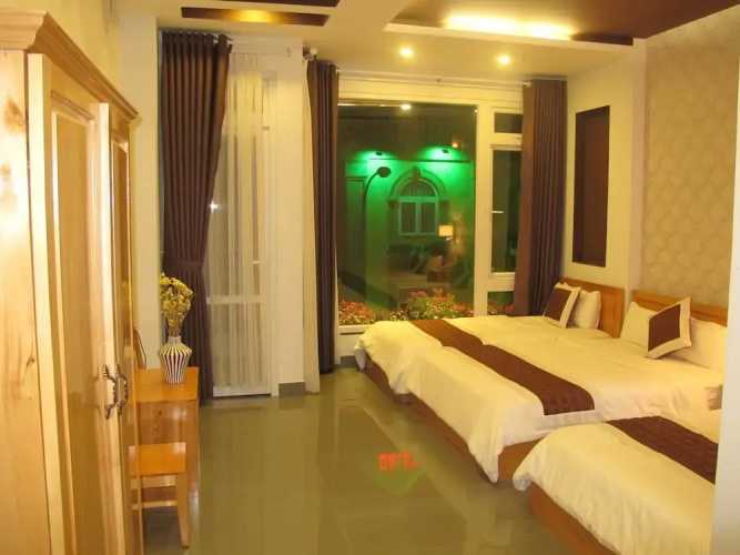 Mr Rot's Secret Hotel