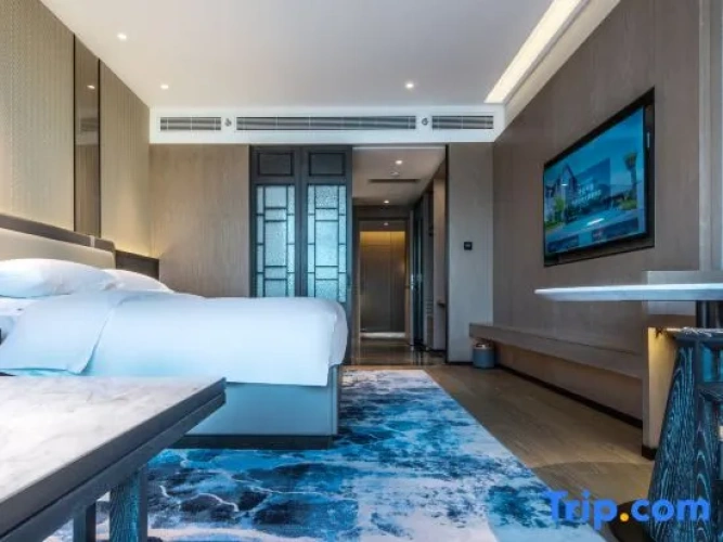 Deluxe Double room with courtyard view