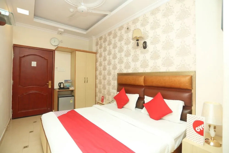 OYO 13355 Grest Hotel