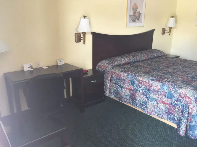 Knights Inn Independence