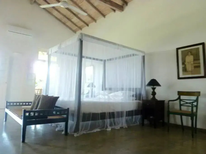 Etamba House