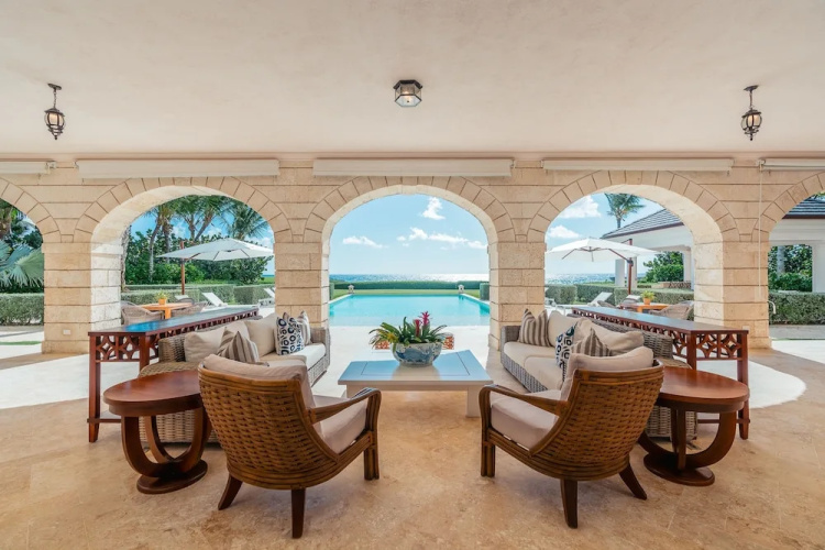 Oceanfront Luxury Villa With Amazing Staff