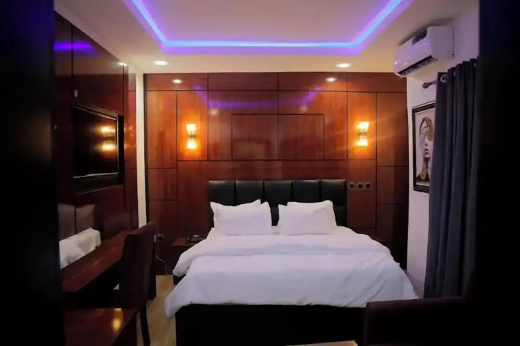 Westend Suites