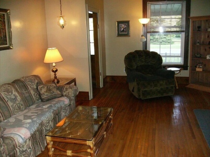 4 Bedrooms Cottage
