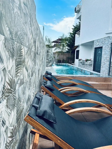 Ilio Boutique Swim Up Rooms