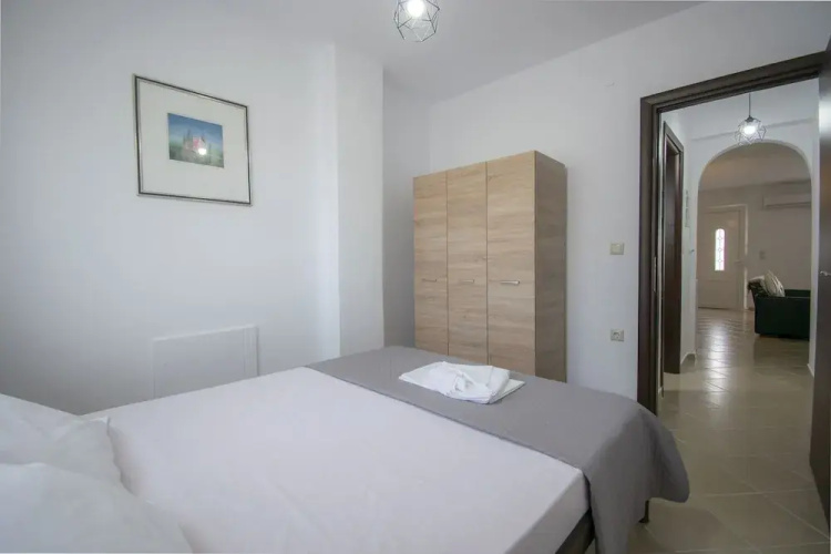 Violeta Apartment by Rentalspro