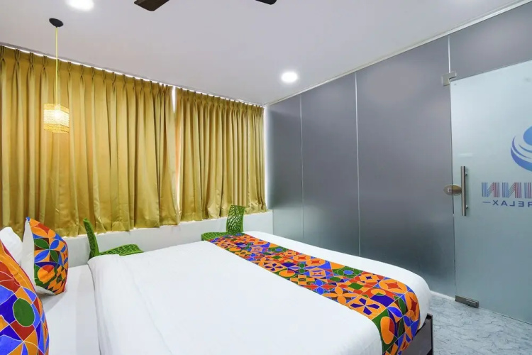 Fabhotel Elite Inn