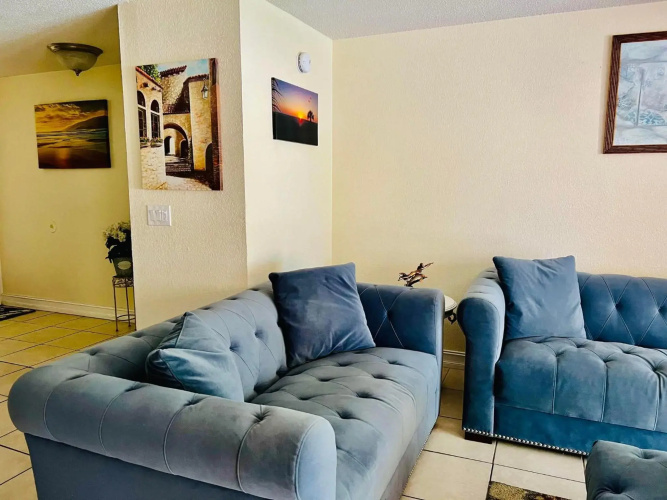 Spacious Condo close to Siesta