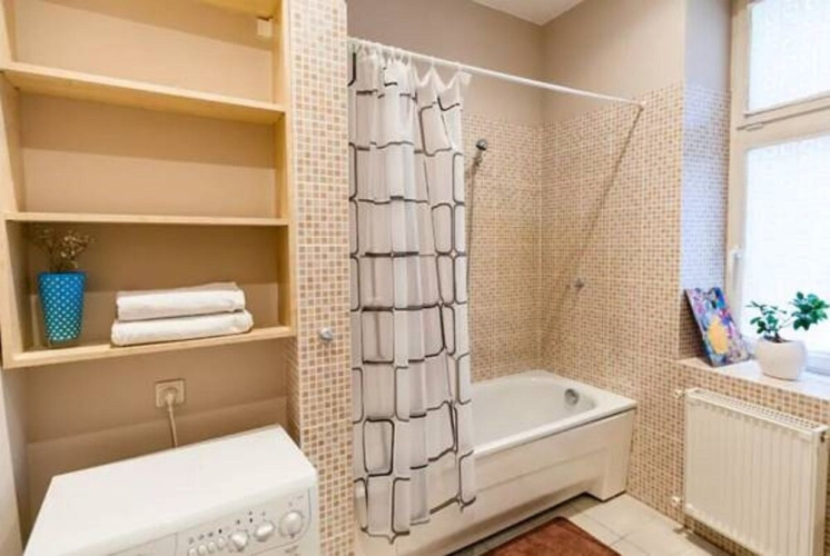 2 Bedroom Apartment near Town Hall