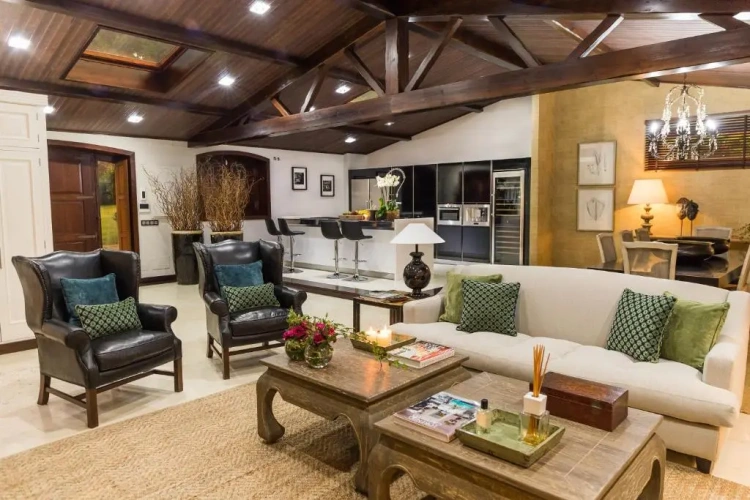 2 Bedrooms Villa