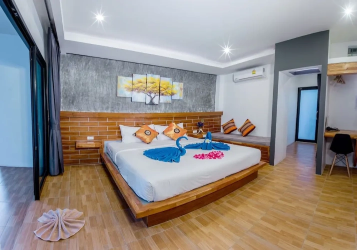 Deluxe room with balcony and with view