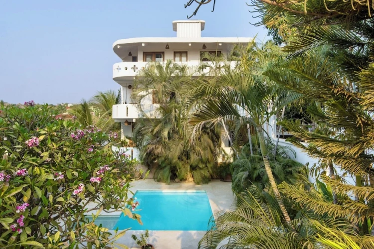 Villa with balcony and with partial ocean view