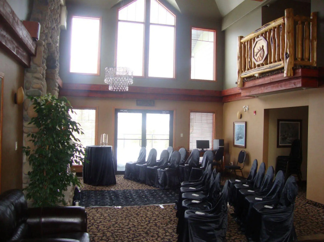 Elkwater Lake Lodge
