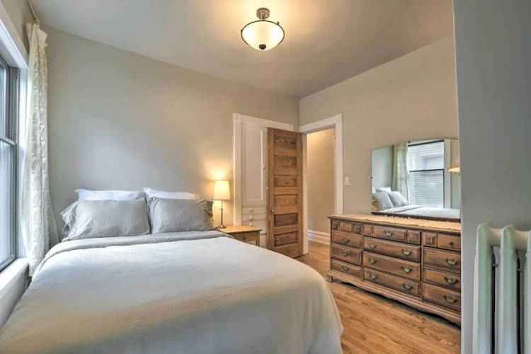 4 Bedrooms Cottage