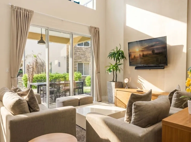 4 Bedrooms Villa