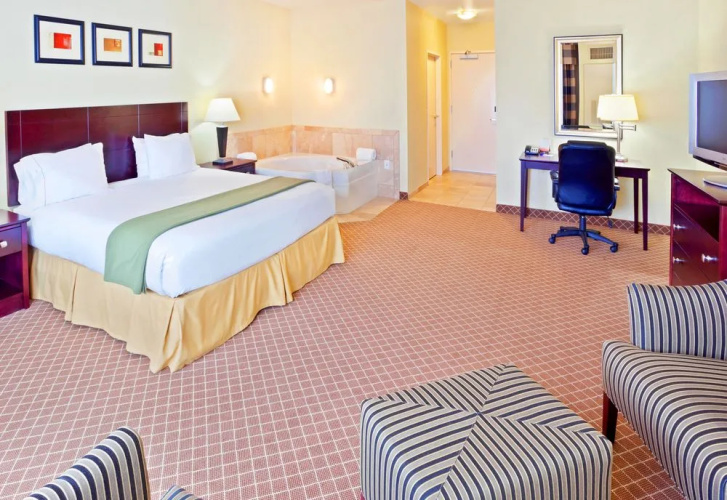Holiday Inn Express & Suites Chehalis-Centralia