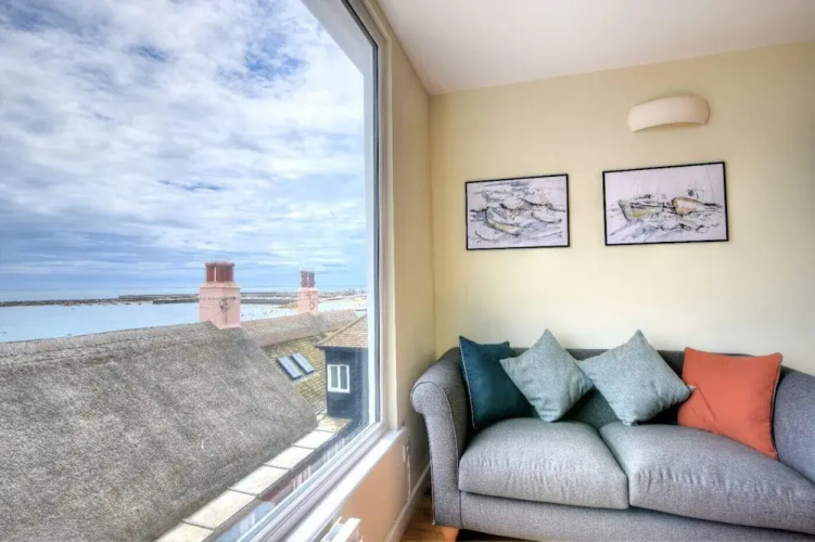 2 Beach Way House