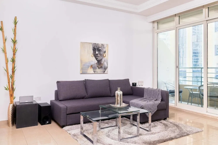 Cozy 1BR apartment Marina Crown