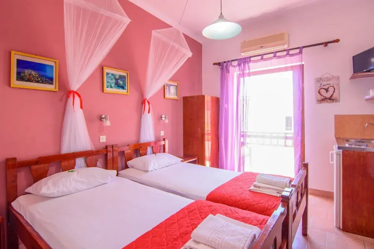 Savas Rooms
