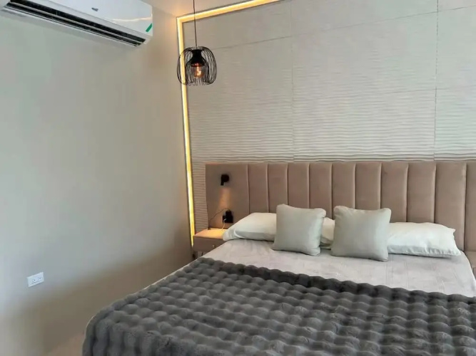 Opulenz DraxHall