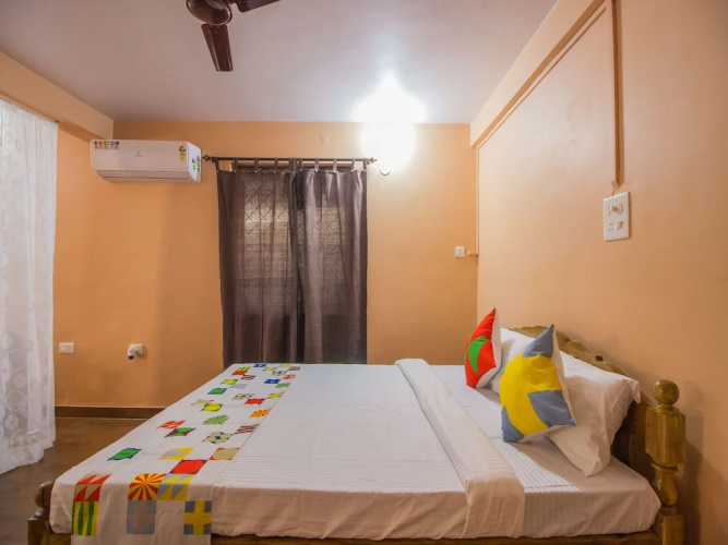 OYO 12197 Home Colourful Studio