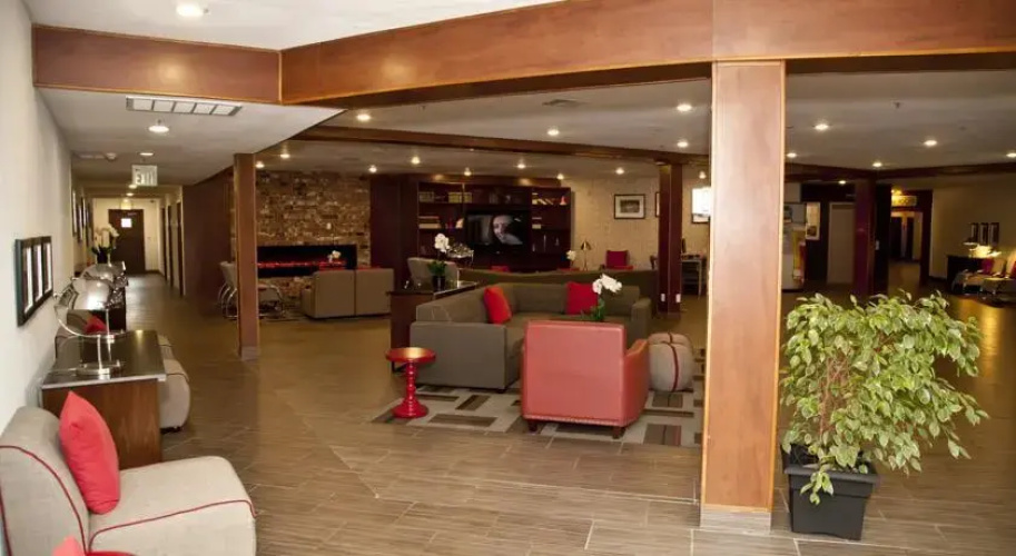 Summit Hotel