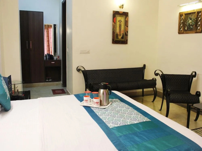 Oyo 2256 Hotel Excellency