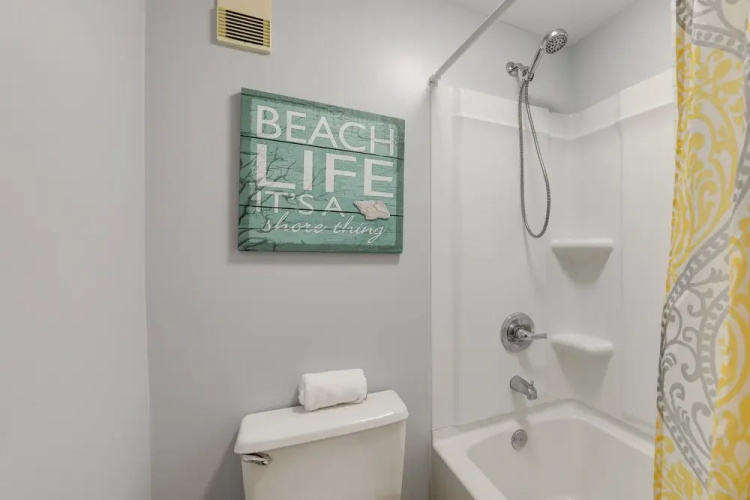 6th-floor Oceanfront Myrtle Beach Condo w/ Balcony