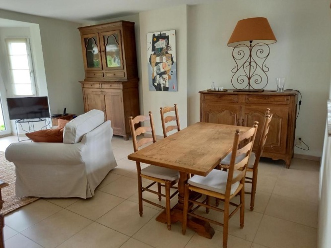 2 Bedrooms Villa