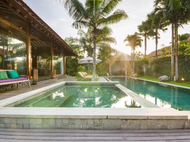 2 Bedrooms Villa