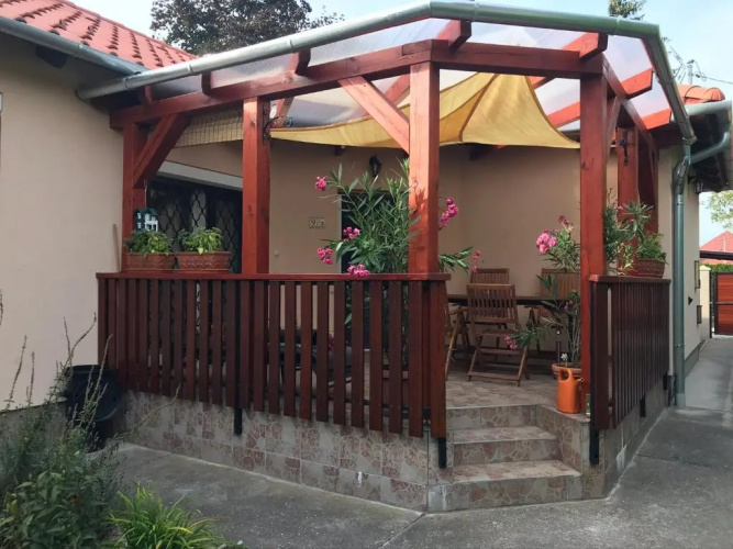 Lily House
