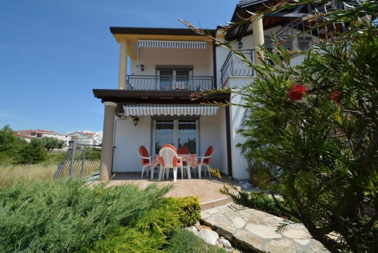 Apartment with sea view