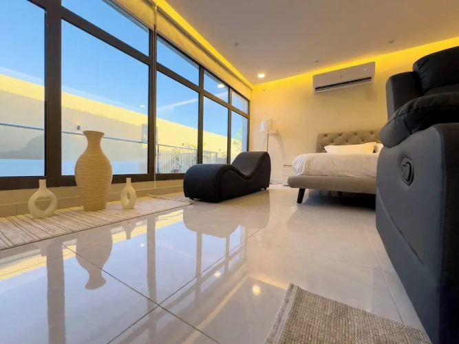 2 Bedrooms Luxury Chalet with pool view