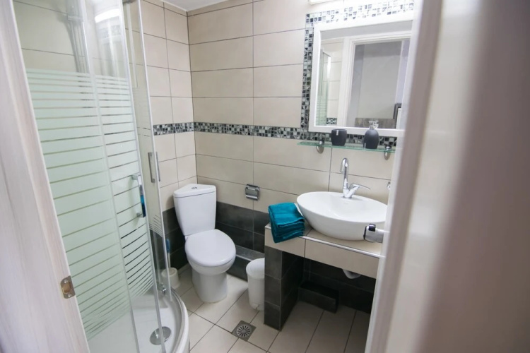 Avra Comfort Rooms