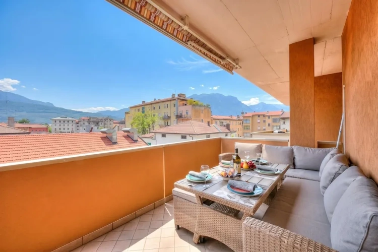 Family Apartment with balcony