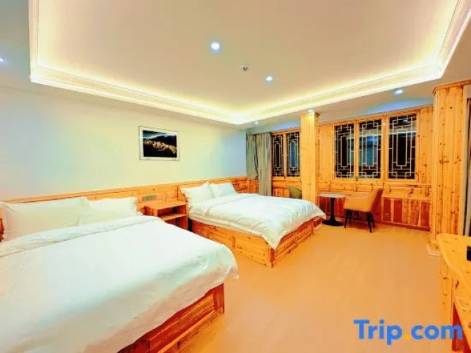 Standard Twin room with courtyard view