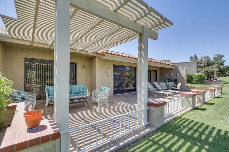 Golf Course View & Pool Access: Palm Desert Condo