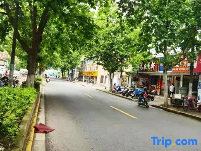 Zuoting Hotel (Jinqiu Road, Shanghai University store)