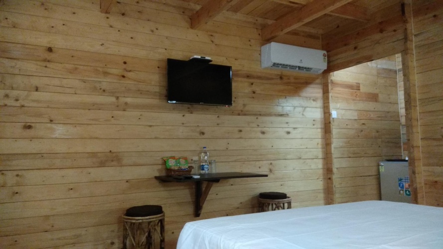 Standard Double room with pool view
