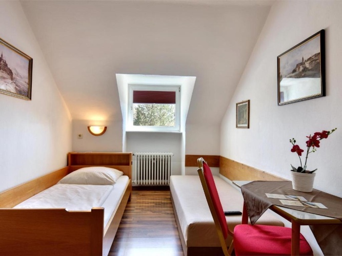 Economy Twin room