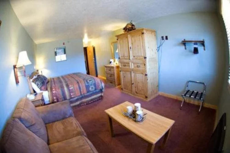 Summit Inn