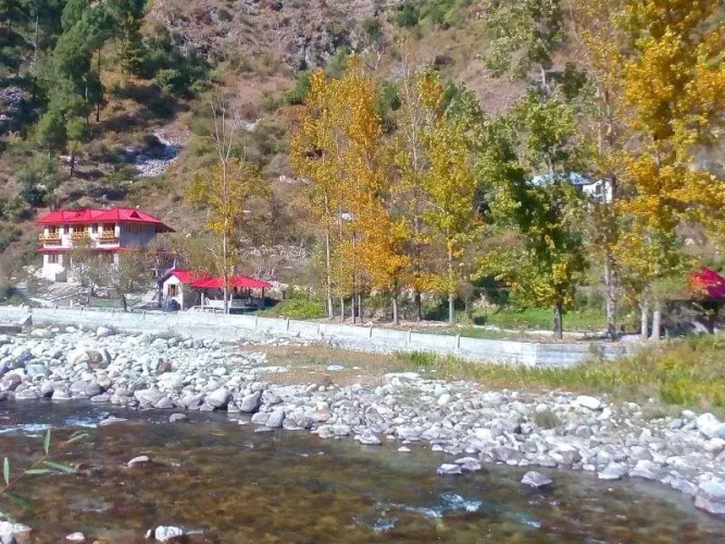 Devat Farm Cottage Tirthan Gushaini