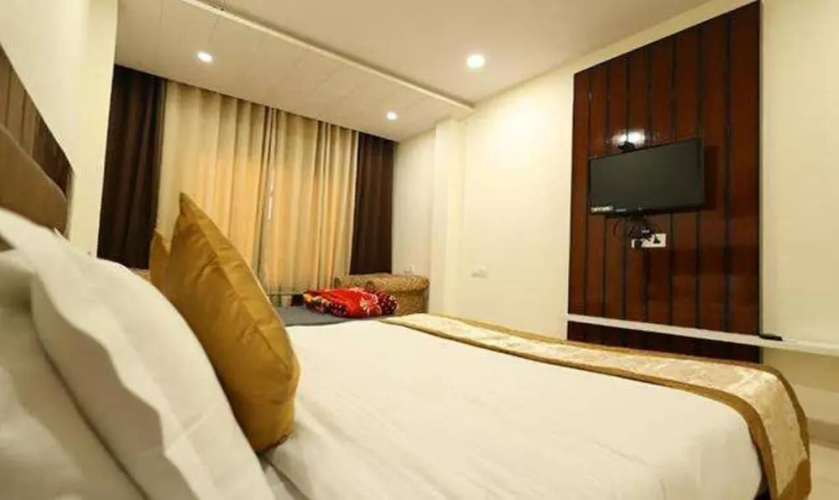 Fabhotel Red Coral