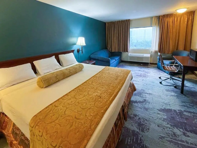 Portside Inn & Suites