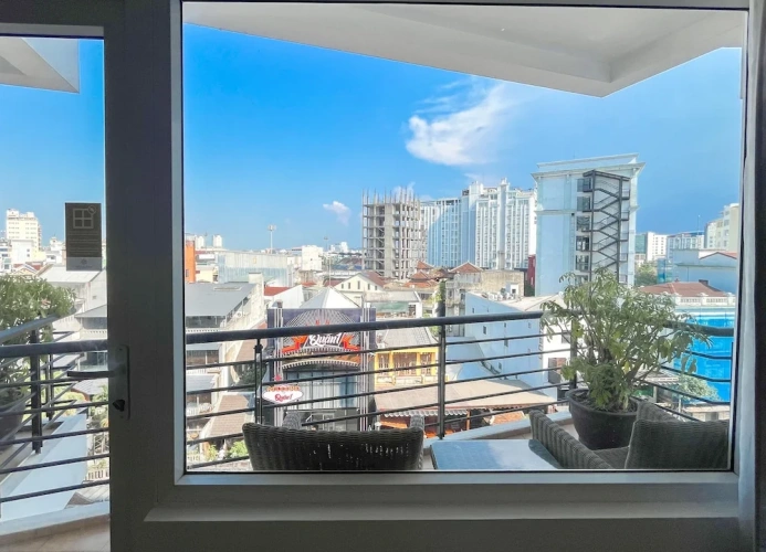 Deluxe Twin room with city view