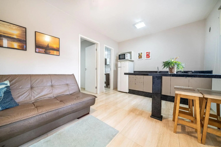 026 - Lindo Residencial com Piscina e Jacuzzi em Bombas