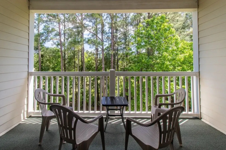 Arbor Trace #633 2 Bedroom Condo by Redawning