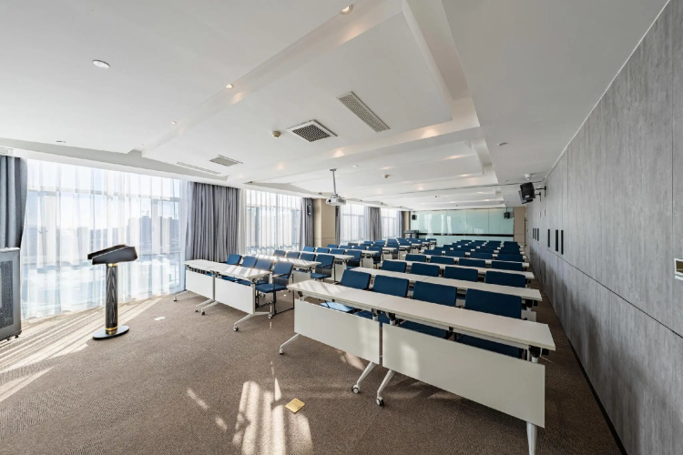Atour Hotel Altay